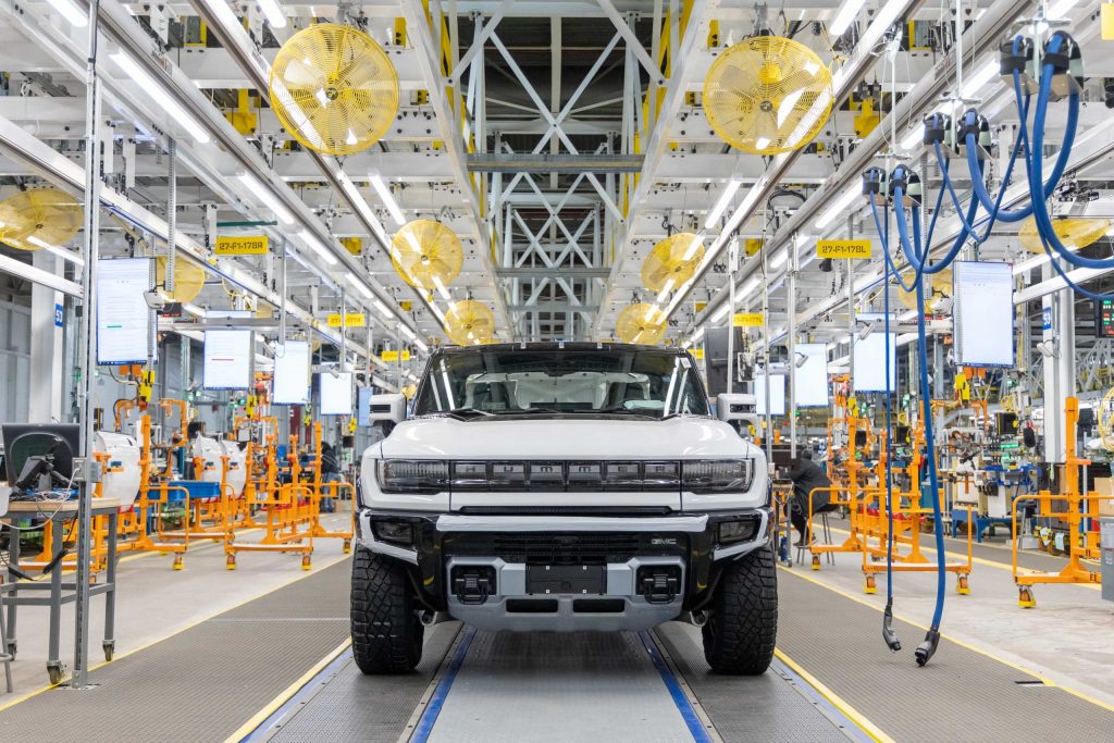 Producción de GMC Hummer EV en Detroit.