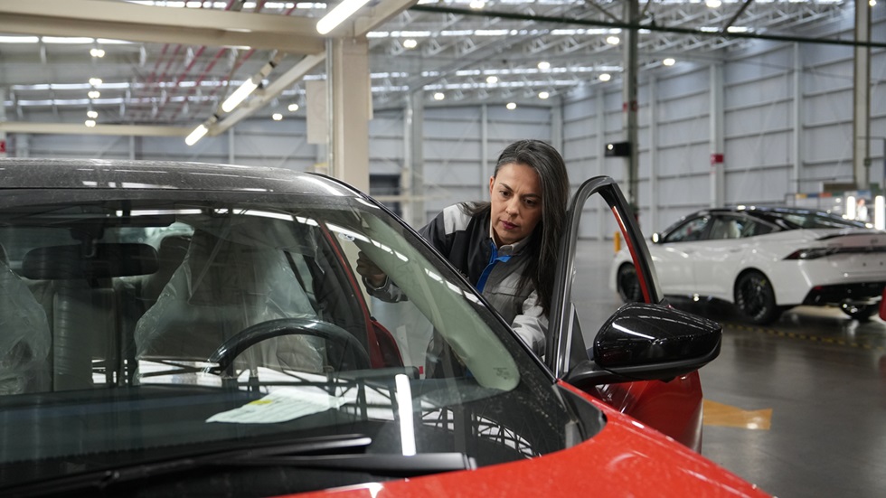Ileanan López, gerente de producción para el nuevo Nissan Sentra.